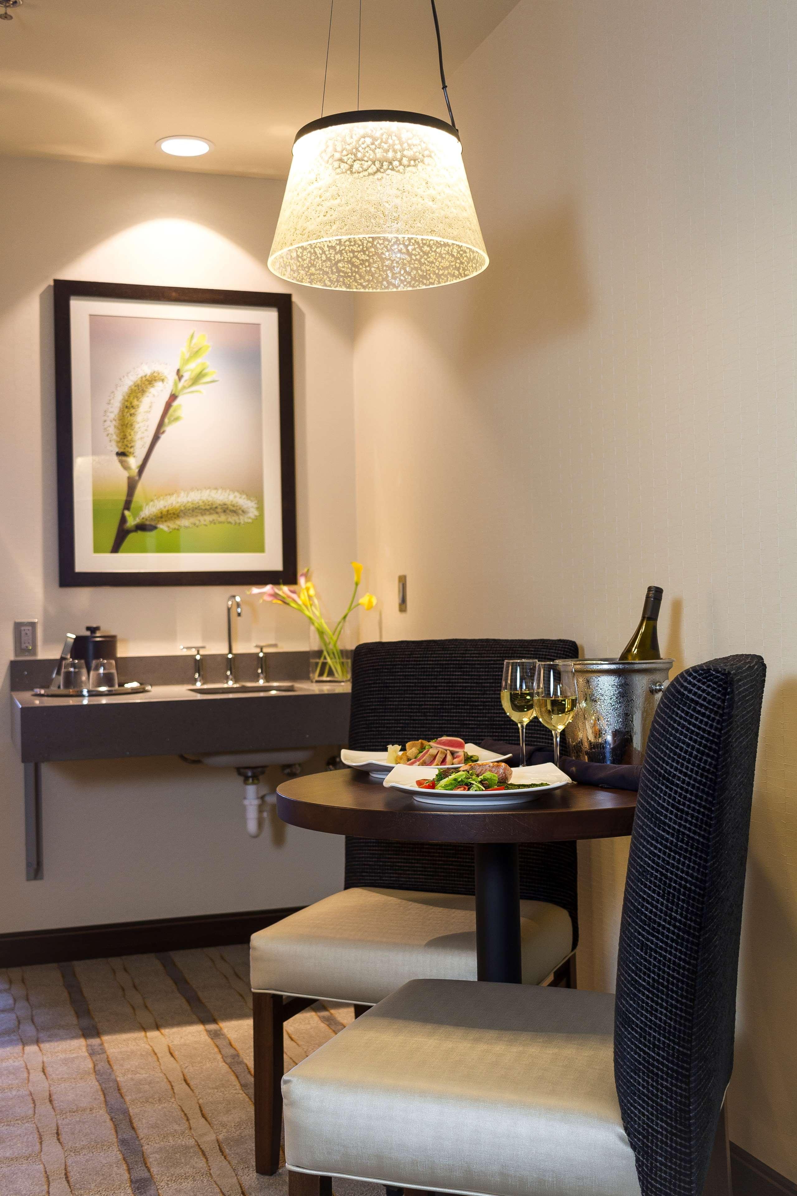 Best Western Premier Boulder Falls Inn Лебанон Екстер'єр фото