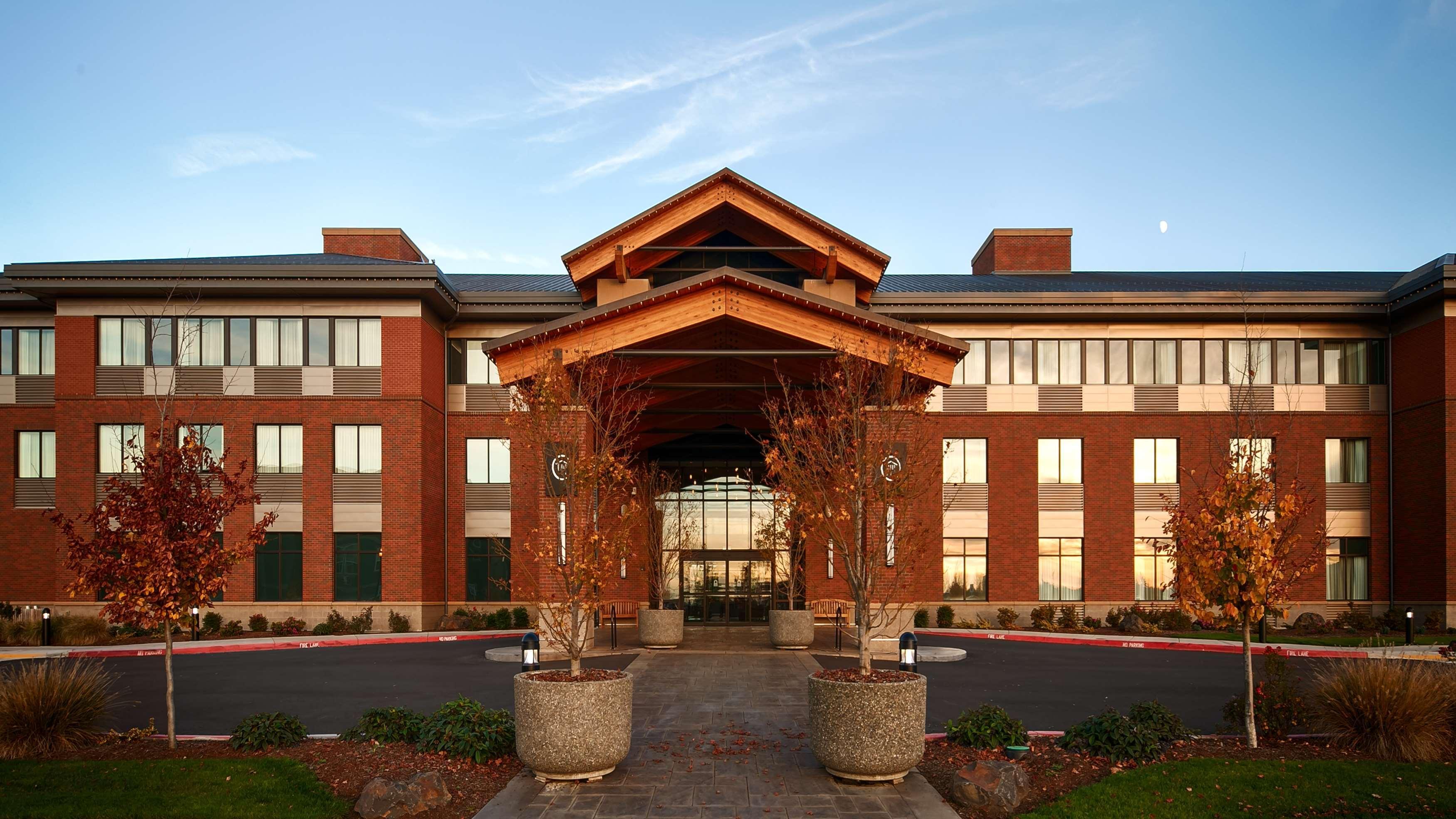 Best Western Premier Boulder Falls Inn Лебанон Екстер'єр фото