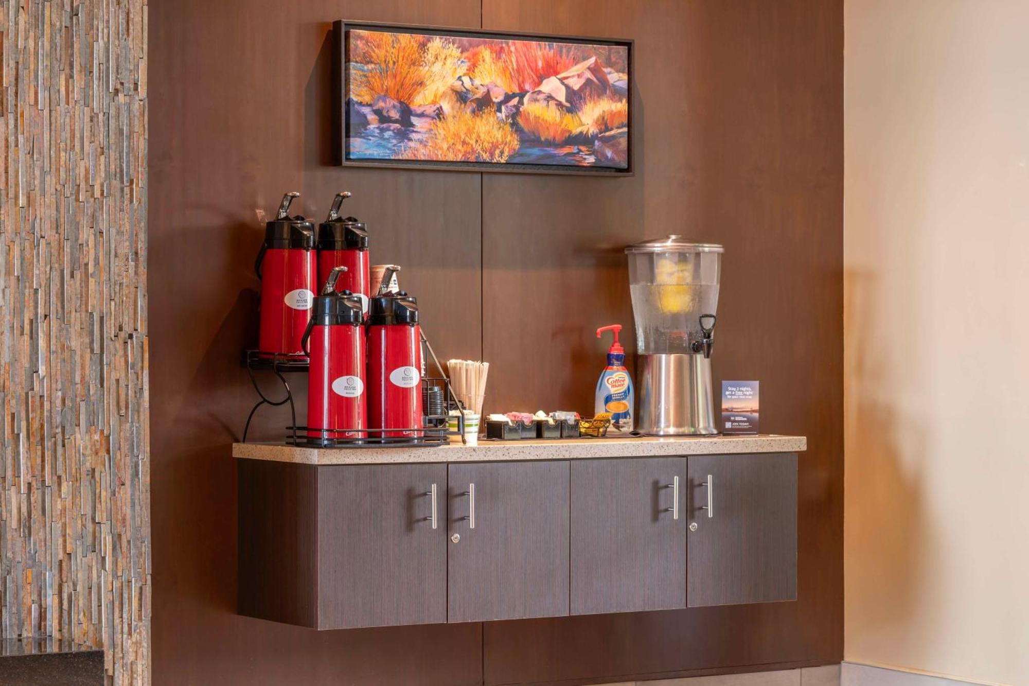 Best Western Premier Boulder Falls Inn Лебанон Екстер'єр фото