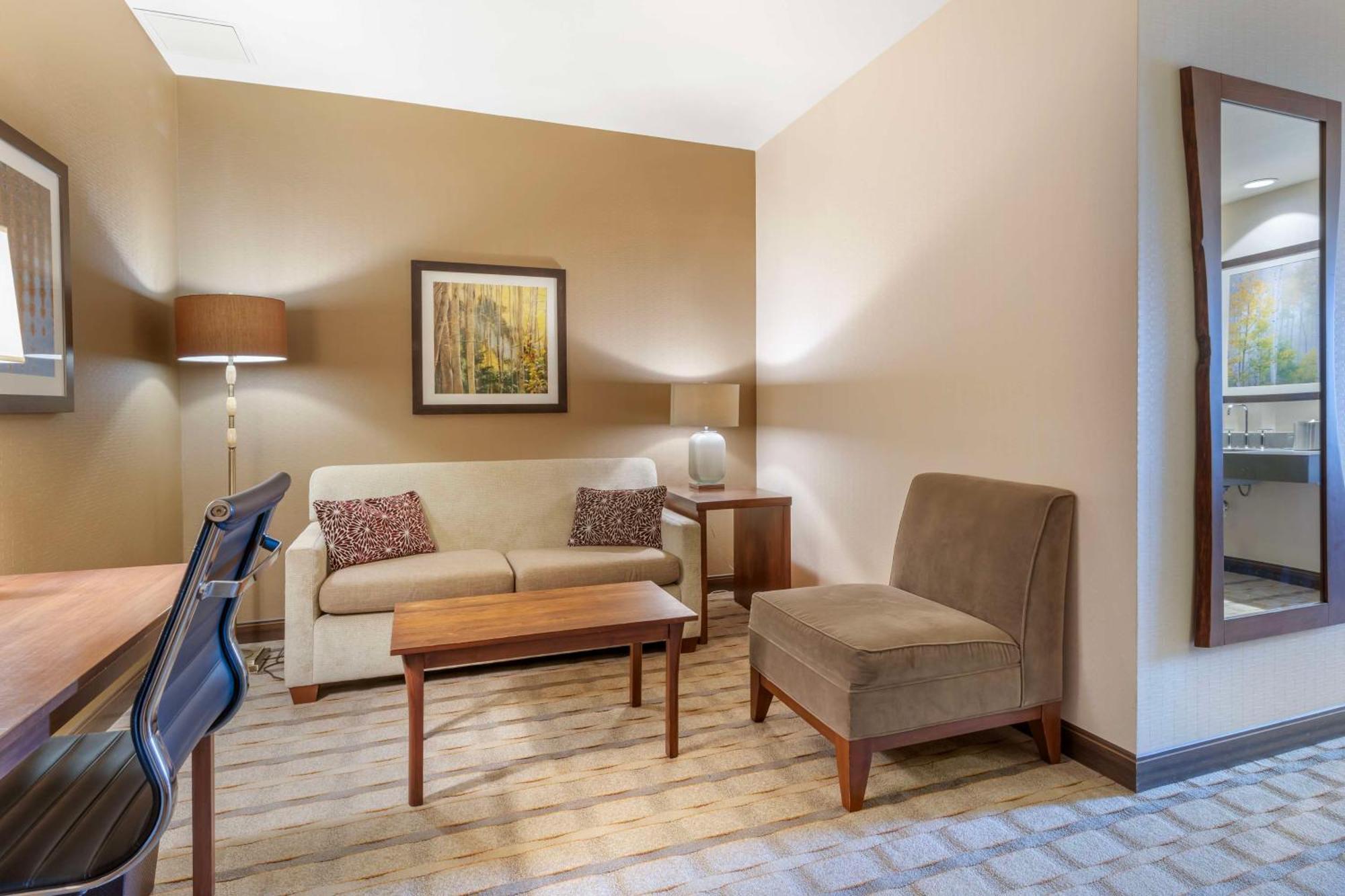 Best Western Premier Boulder Falls Inn Лебанон Екстер'єр фото